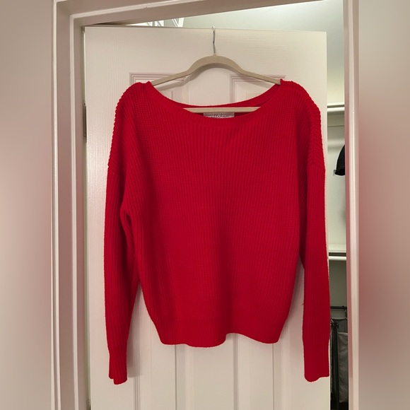 Red sweater - Picture 1 of 2